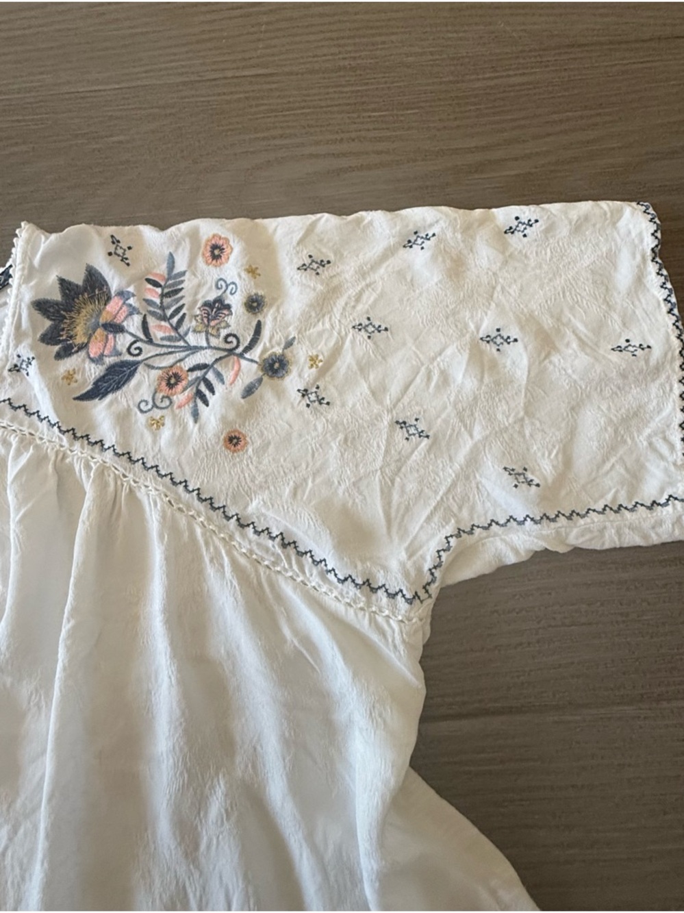 Knox Rose Embroidered Peasant Tunic Top - Picture 7 of 9